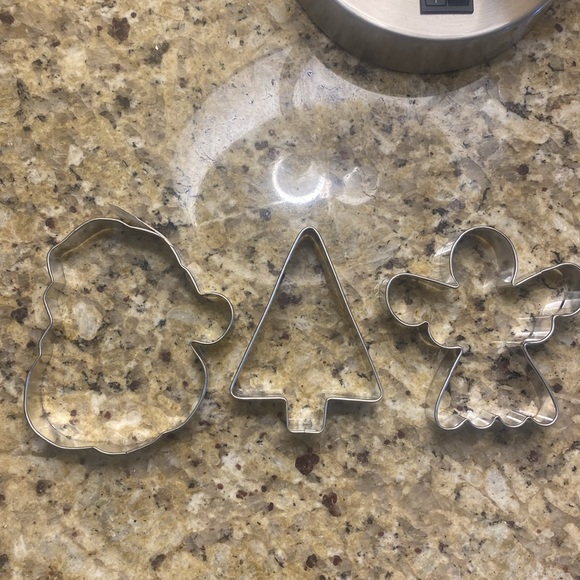 Set of 3 holiday cookie cutters Santa face Christmas tree and angel NWT - Picture 2 of 5